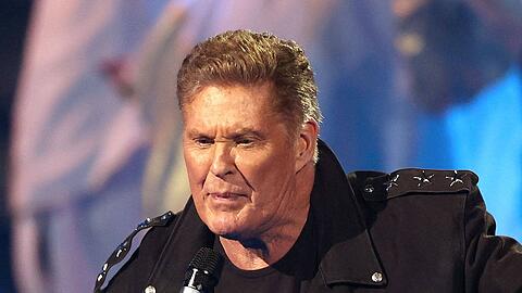 David Hasselhoff gibt auf der Bühne alles.