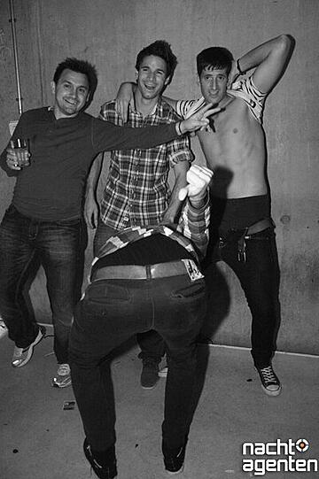 Am Samstag gibt's für Neuraum-Fans nur eins: "Rock'n Roll Baby". Mehr Bilder von der Veranstaltung gibt's unter www.nachtagenten.de.