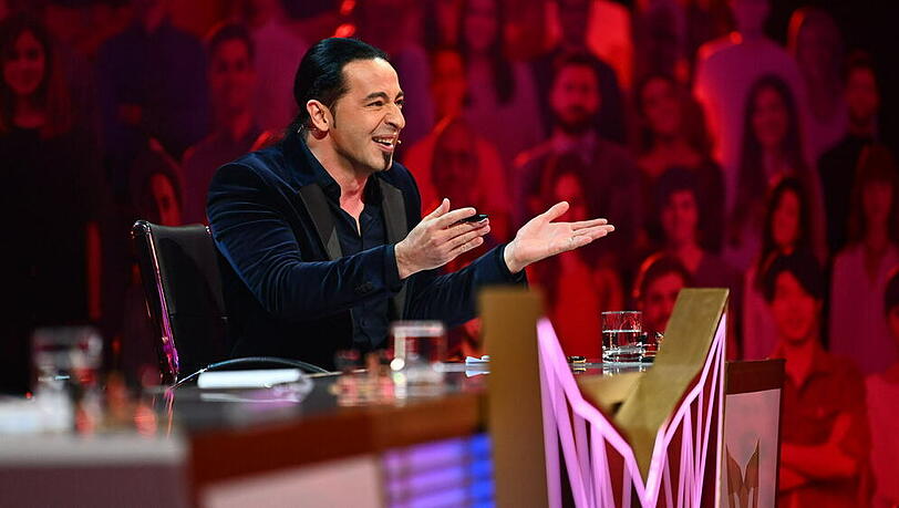 Bülent Ceylan sitzt in der aktuellen Staffel von "The Masked Singer" im Rateteam. Bülent Ceylan sitzt in der aktuellen Staffel von "The Masked Singer" im Rateteam.