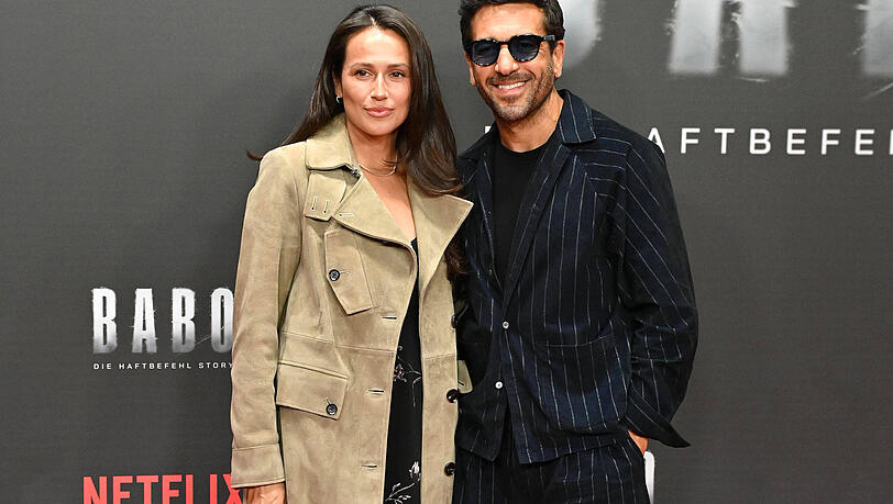 Elyas M'Barek und seine Ehefrau Jessica leben inzwischen wieder in München. Ins P1 würde er heute vermutlich reinkommen – aber er verzichtet gerne darauf. Elyas M'Barek und seine Ehefrau Jessica leben inzwischen wieder in München. Ins P1 würde er heute vermutlich reinkommen – aber er verzichtet gerne darauf.