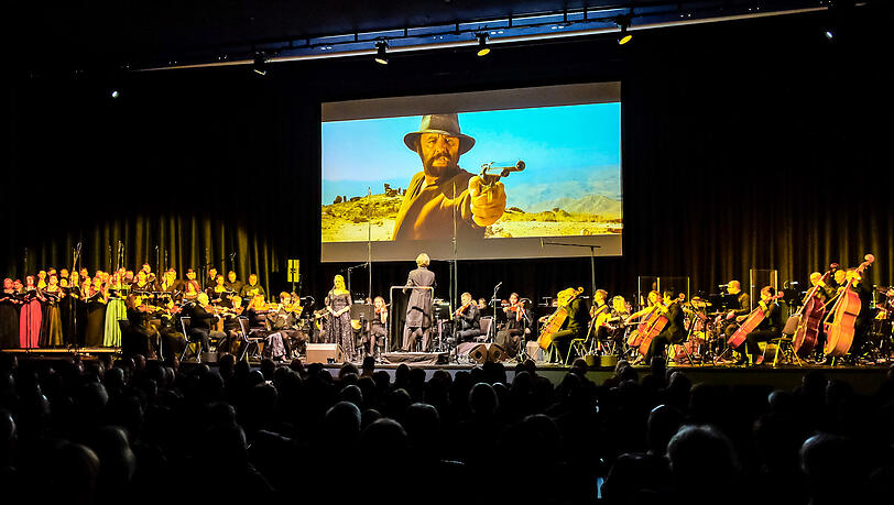 Ennio Morricone gilt als einer der produktivsten Komponisten der Filmgeschichte und schrieb Musik für Kino und Fernsehen. Seine Werke sind in ausgesuchten Städten live zu erleben. Ennio Morricone gilt als einer der produktivsten Komponisten der Filmgeschichte und schrieb Musik für Kino und Fernsehen. Seine Werke sind in ausgesuchten Städten live zu erleben.