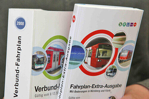 Welcher Fahrplan gilt? Das VGN-Buch und die Extra-Ausgabe, die wegen der U3 gedruckt werden musste.