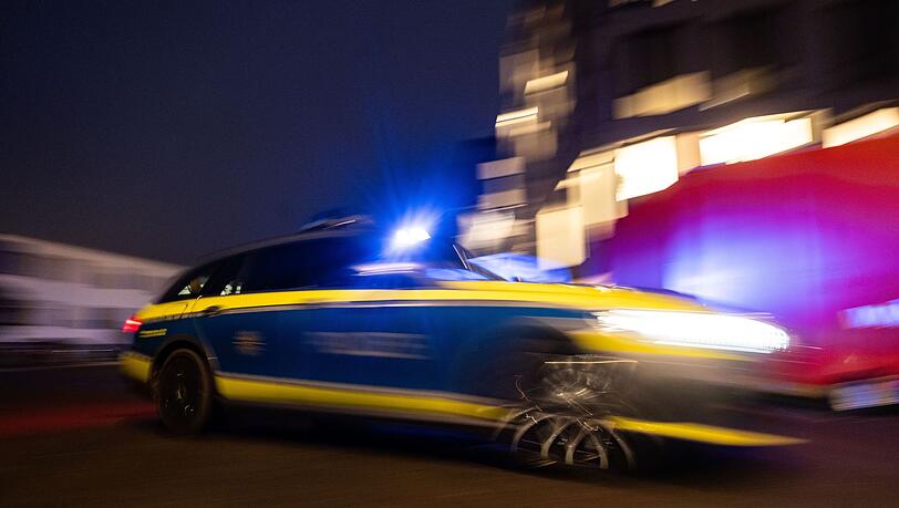Die Polizei verfolgte den flüchtigen Autofahrer. (Symbolbild)