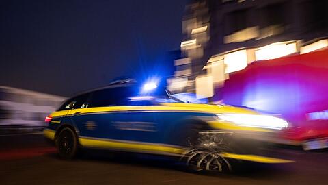 Die Polizei verfolgte den flüchtigen Autofahrer. (Symbolbild)