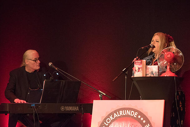 Tine Wittler auf der Bühne im Jahr 2018. Tine Wittler auf der Bühne im Jahr 2018.