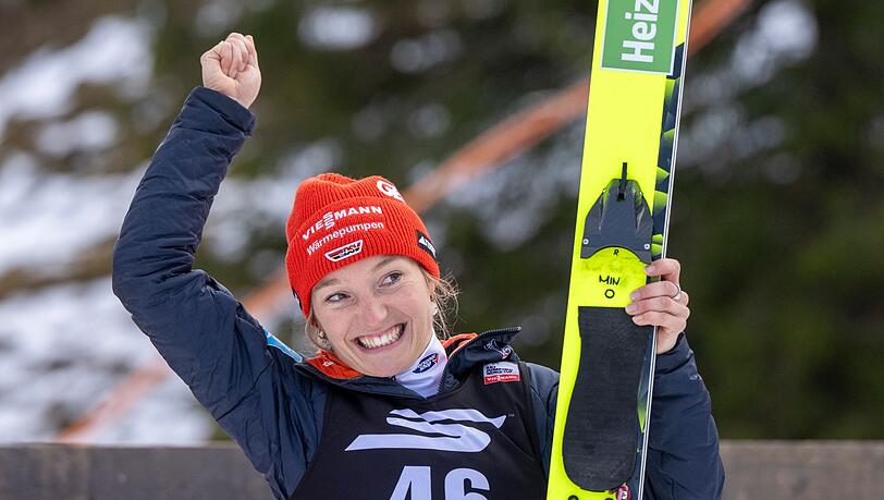 Katharina Schmid darf sich Hoffnungen auf die ehrenvolle Aufgabe als Fahnentr&auml;gerin machen. (Archivbild)