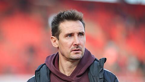 Freut sich auf Kaiserslautern: FCN-Trainer Klose. (Archivbild)