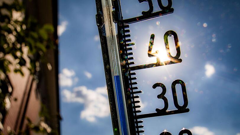 Bis auf 39 Grad k&ouml;nnen die Werte am Donnerstag laut DWD steigen. (Symbolbild)