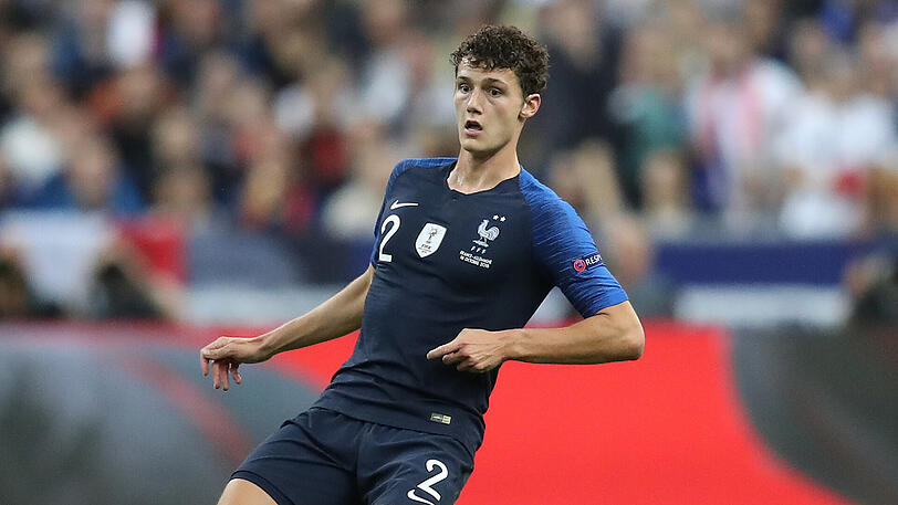 Benjamin Pavard (Frankreich): Der flexibel einsetzbare Verteidiger ist einer von vier Bayern-Spielern, die für die französische Nationalmannschaft im Einsatz waren. Pavard startete beim 1:0-Sieg gegen Island (1:0-Sieg) sowie beim Remis gegen die Türkei (1:1) auf der rechten Außenverteidigerposition. Beide Partien bestritt der 23-Jährige über die volle Distanz.