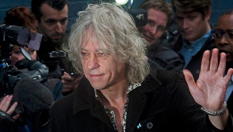 Bob Geldof hat die Stars für die Neuauflage seines Spendenevents zum Band Aid 30 geladen und viele folgen ihm. Bob Geldof hat die Stars für die Neuauflage seines Spendenevents zum Band Aid 30 geladen und viele folgen ihm.