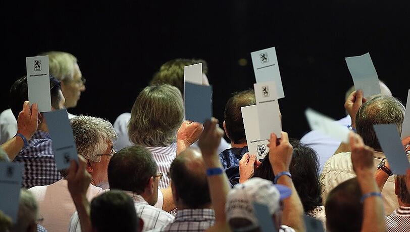 Am 15. November steht die Mitgliederversammlung der Fußballabteilung des TSV 1860 an - dann wird wieder ein Präsident gewählt. Am 15. November steht die Mitgliederversammlung der Fußballabteilung des TSV 1860 an - dann wird wieder ein Präsident gewählt.
