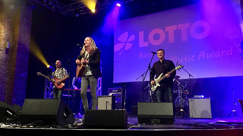 Hannes Wölfel und Band können sich über den ersten Preis freuen.