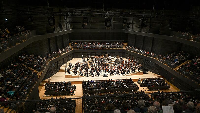 Die Münchner Philharmoniker in der Isarphilharmonie. Die Münchner Philharmoniker in der Isarphilharmonie.