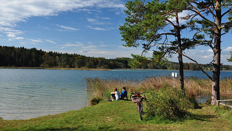 Wer noch einen Schlenker macht, der kann am Großen Ostersee eine Rast einlegen Wer noch einen Schlenker macht, der kann am Großen Ostersee eine Rast einlegen