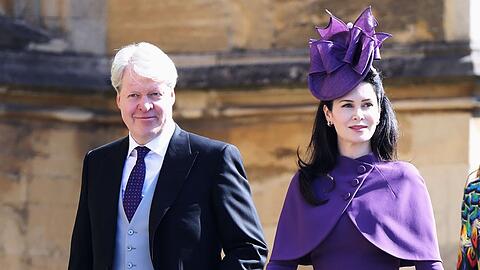 Earl Charles Spencer mit seiner baldigen dritten Ex-Ehefrau Karen Spencer bei der Hochzeit von Prinz Harry und Herzogin Meghan im Jahr 2018.