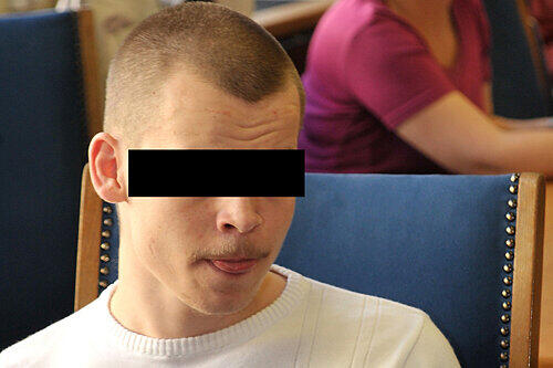 Bestritt die Tötungsabsicht: Mark (19) fühlte sich angeblich von seinem jüngeren Bruder Michael (18) provoziert, wie der Angeklagte in einer kurzen Erklärung bekannt gab..