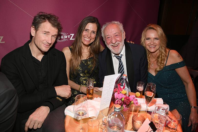 Jens Lehmann mit Frau Conny Lehmann und Dieter Hallervorden mit Freundin Christiane Zander