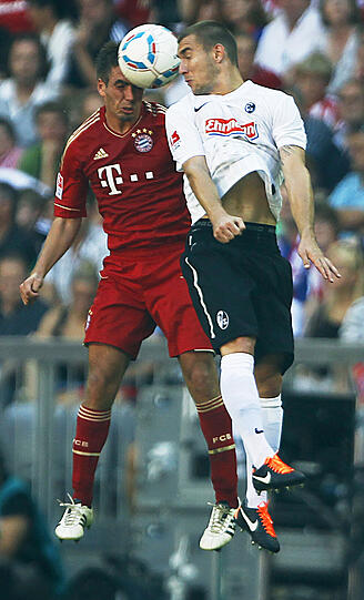 PHILIPP LAHM: Nicht so offensivfreudig wie sein Pendant Rafinha. Hielt Franck Ribéry aber zuverlässig den Rücken frei. War leicht angeschlagen, konnte aber trotzdem 60 Minuten mitmachen &ndash; er hatte auf der linken Seite die meiste Zeit so viel Platz wie eine Herde Rindviecher in der nordamerikanischen Tiefebene. Note: 2