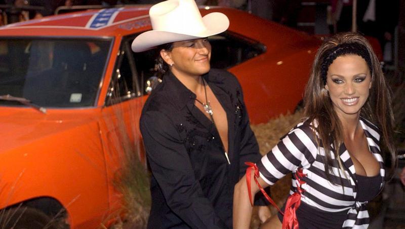 Peter Andre und Katie Price gehen in Zukunft getrennte Wege Peter Andre und Katie Price gehen in Zukunft getrennte Wege
