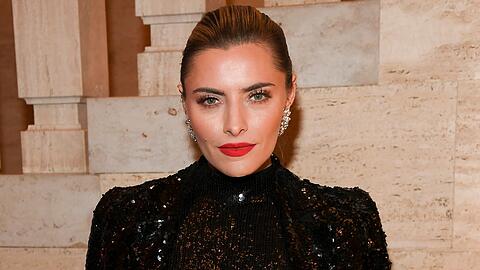 Sophia Thomalla unterzieht sich einem Selbstexperiment: Über Wochen nimmt sie täglich Schmerzmittel.