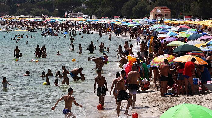 Ein Badeausflug endet für ein deutsches Mädchen in Italien tödlich. (Symbolbild)