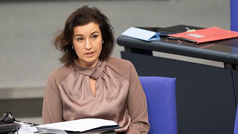 Bundesforschungsministerin B&auml;r: "Die Weichen stellen, dass der Anteil deutscher Produktionen steigt."