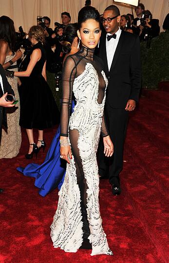 Sänger, Schauspieler, Designer, Stars und Sternchen kamen zur Eröffnung der Ausstellung "Schiaparelli and Prada: Impossible Conversations". Im Bild: das US-amerikanische Model Chanel Iman.