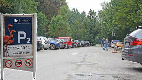 Der Parkplatz am Flamingo-Eingang: Hier soll ein Parkhaus entstehen.