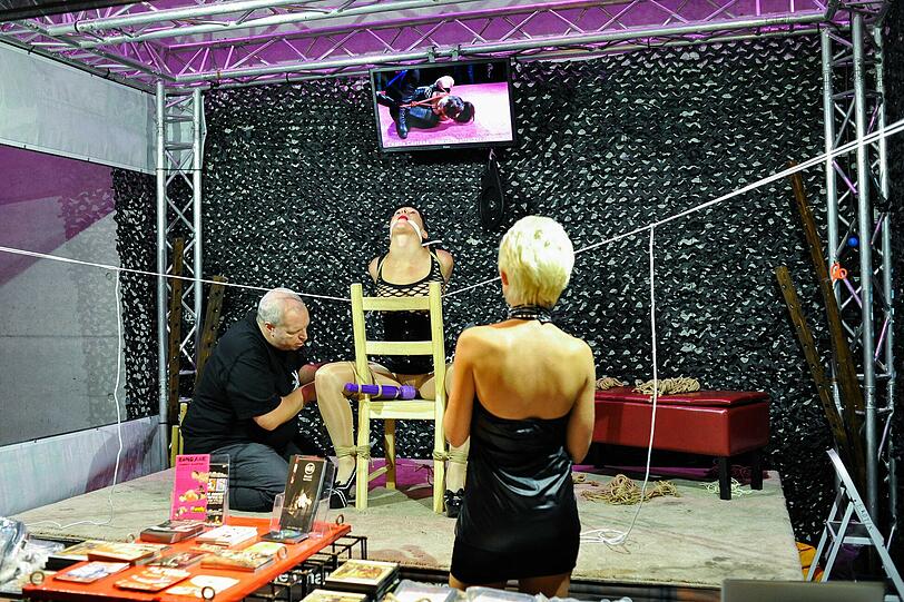 "Eros und Amore": Die heißen Bilder von der Erotikmesse in der Olympiahalle!