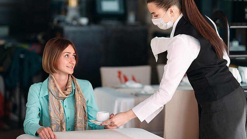 In Restaurants müssen Hygiene- und Abstandsregeln eingehalten werden. In Restaurants müssen Hygiene- und Abstandsregeln eingehalten werden.