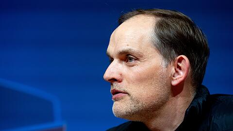 Trainer Thomas Tuchel von München nimmt nach dem Spiel an einer Pressekonferenz teil.