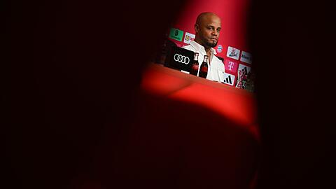 Vincent Kompany wird als neuer Trainer vorgestellt.