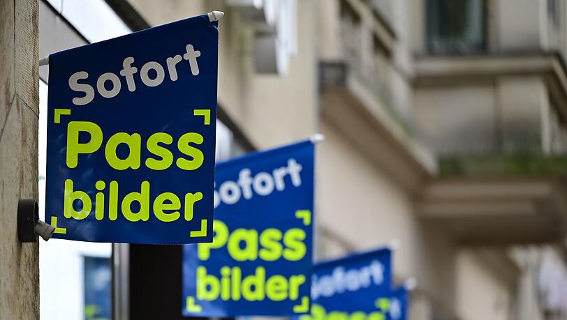 Ab Mai sollten von der Passbehörde eigentlich nur noch digitale Fotos akzeptiert werden, die entweder direkt in der Behörde angefertigt oder durch auf einem festgelegten, sicheren Übermittlungsweg von einem Fotostudio dorthin gesendet werden. (Archivfoto)