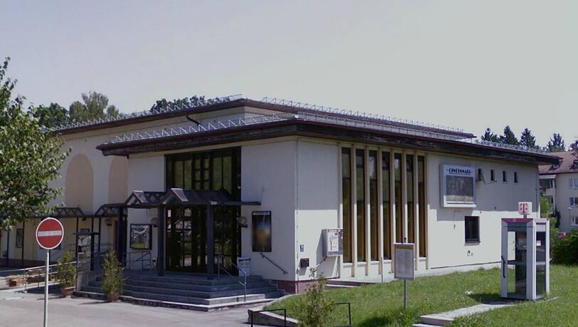 Das Cincinnati-Kino in der so genannten "Ami-Siedlung". Das Cincinnati-Kino in der so genannten "Ami-Siedlung".