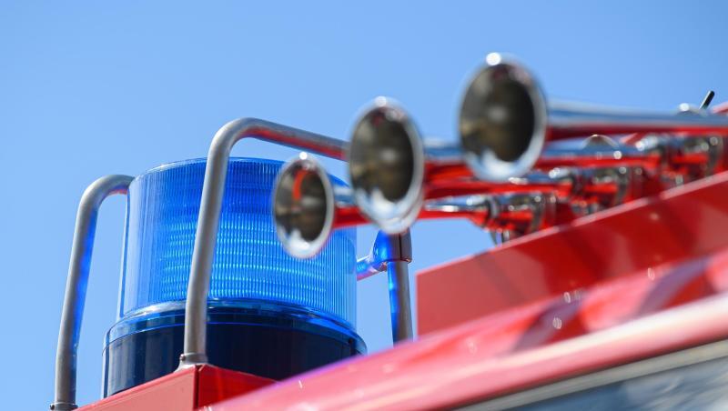 Manche Einsätze verlangen den Feuerwehrleuten einiges an Muskelkraft ab - etwa, wenn ein Aufzug klemmt. (Symbolbild)