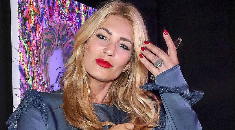 Designerin Sarah Kern hat sich von ihrem 17 Jahre jüngeren Freund getrennt.