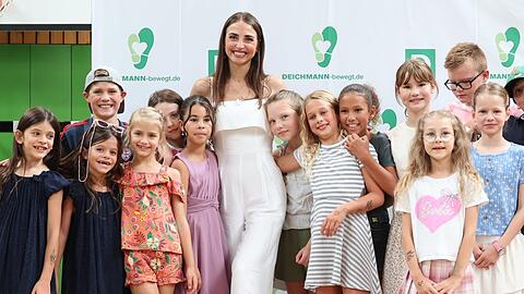 Ekaterina Leonova bei der Preisverleihung von "Deutschlands fitteste Grundschule" in Hagelstadt.
