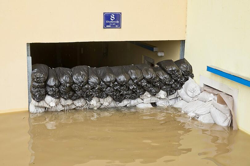 Die Jahrhundert-Flut: Die bewegenden Hochwasser-Bilder.