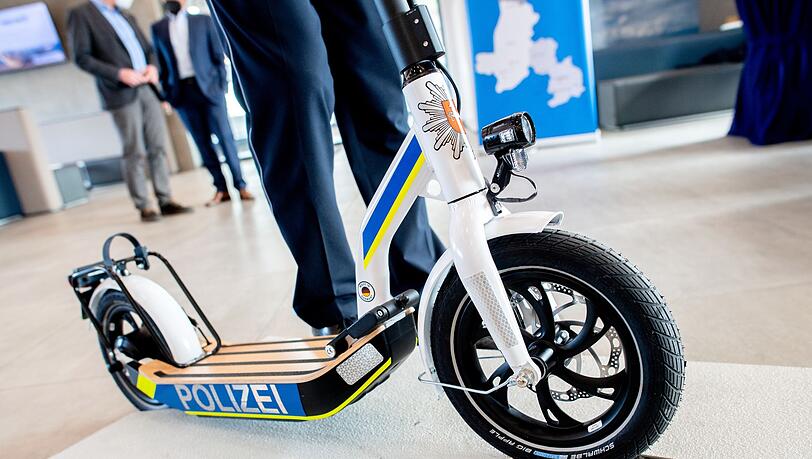 Ein Jahr nachdem die Polizei erstmals in Deutschland auf Norderney E-Scooter in den Dienst genommen hat, fällt die Bilanz positiv aus.