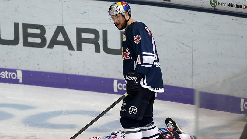 EHC-Raubein Pinizzotto nach seinem Brutalo-Check gegen Mannheims Plachta.