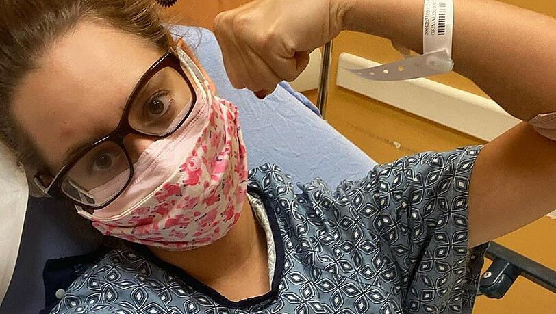 Jazmin Grimaldi, die uneheliche Tochter von Prinz Albert von Monaco, leidet seit Wochen unter den Symptomen einer Corona-Infektion. Zwischenzeitlich musste sie sogar ins Krankenhaus. Jazmin Grimaldi, die uneheliche Tochter von Prinz Albert von Monaco, leidet seit Wochen unter den Symptomen einer Corona-Infektion. Zwischenzeitlich musste sie sogar ins Krankenhaus.
