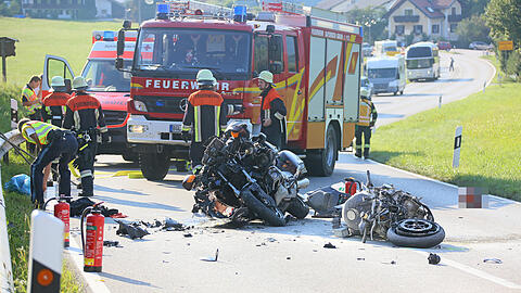 Auf der B20 bei Bayerisch Gmain kollidierten die beiden Motorräder frontal.