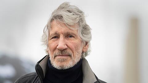 Roger Waters, Mitbegründer und Bassist von Pink Floyd, ist wegen israelkritischer Äußerungen und Aktionen in die Kritik geraten.