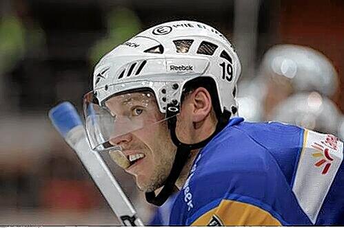 Brandon Dietrich bleibt beim EHC.