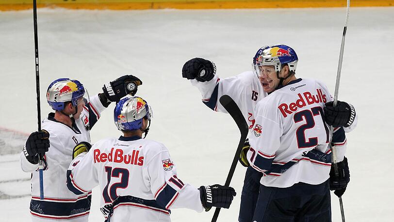 Gut gemacht: Die Kollegen feiern Jason Jaffray (2. v.r..), der das erste EHC-Tor der Saison schoss. Gut gemacht: Die Kollegen feiern Jason Jaffray (2. v.r..), der das erste EHC-Tor der Saison schoss.