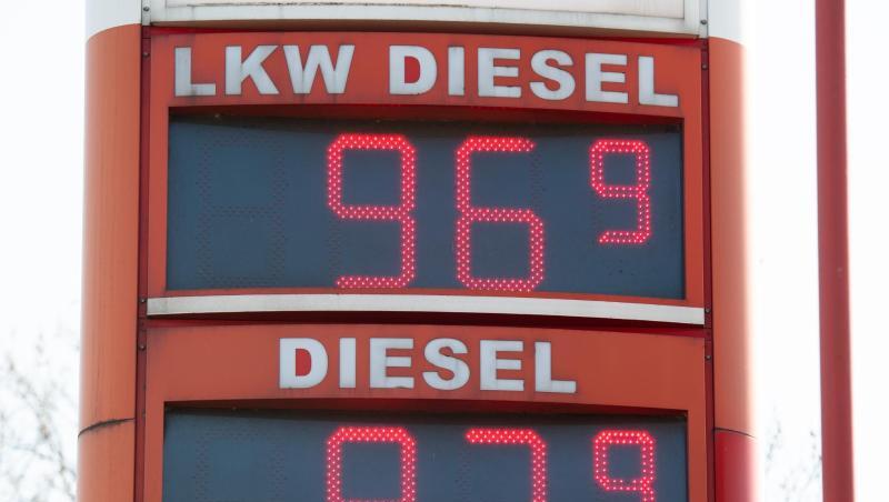 Die Preise für Benzin und Diesel sind gefallen. Die Preise für Benzin und Diesel sind gefallen.