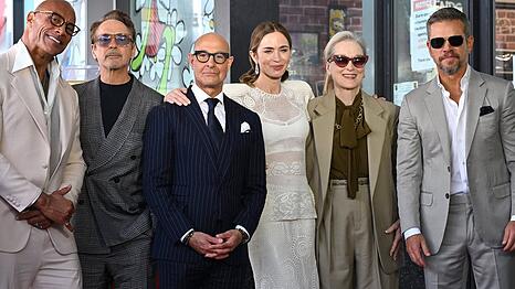 Dwayne Johnson, Robert Downey Jr., Stanley Tucci, Emily Blunt, Meryl Streep und Matt Damon bei der Hollywood Walk of Fame Zeremonie.