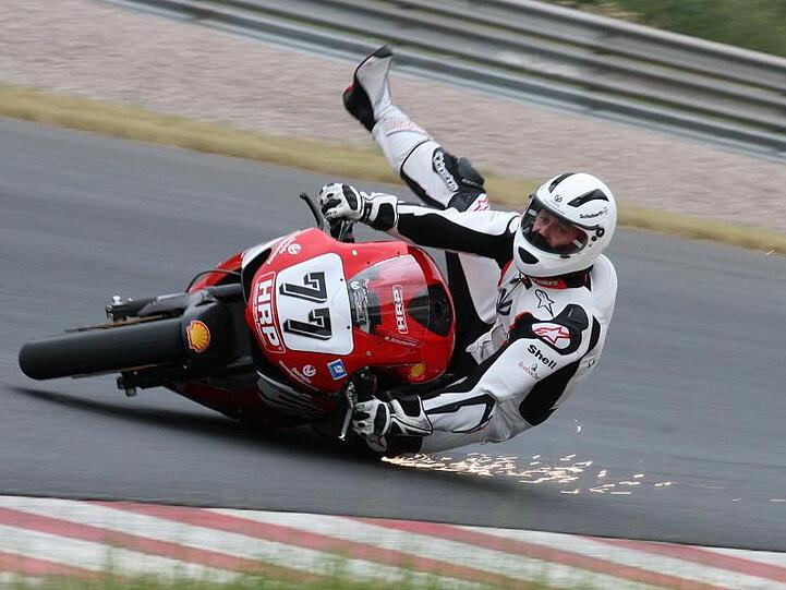 Michael Schumacher stürzte im Juni 2008 beim Motorrad-Training auf dem Sachsenring.