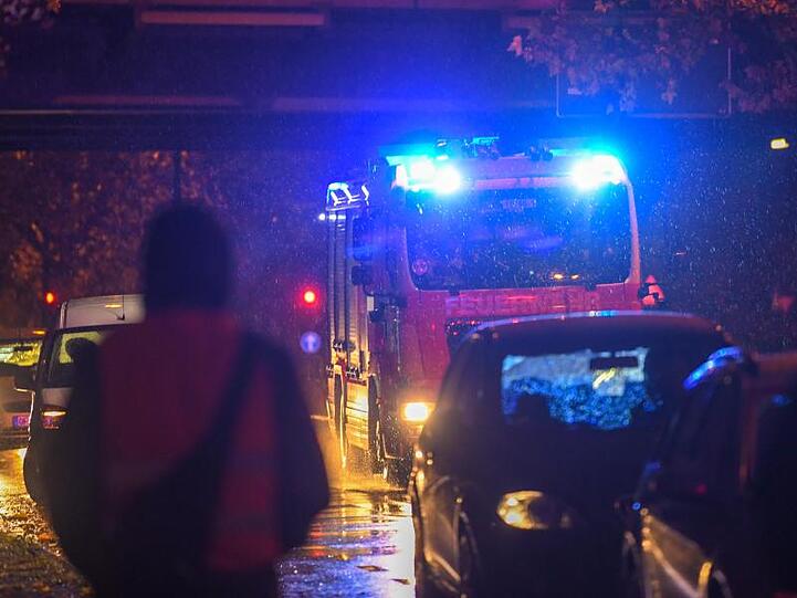 Um kurz nach 4 Uhr wurden in Griesheim und dem angrenzenden Stadtteil Nied erstmals Warnsirenen ausgelöst.