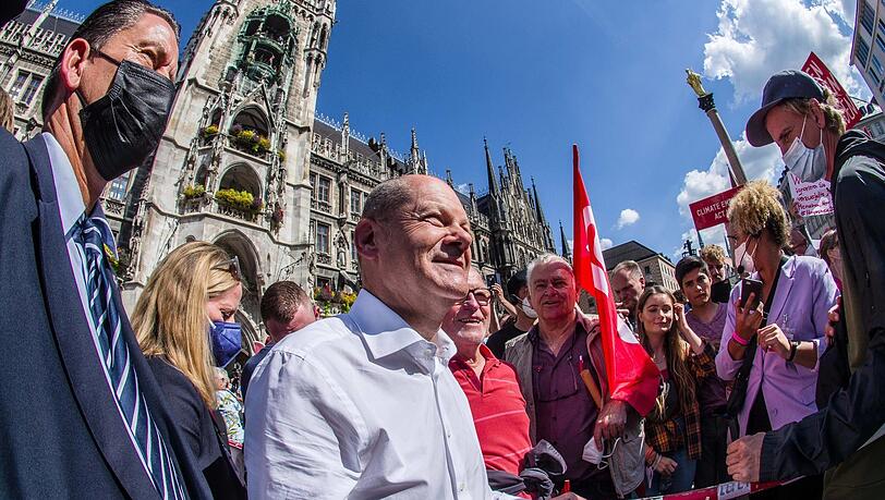 Olaf Scholz bei seinem Wahlkampf-Auftritt vor der Bundestagswahl 2021 auf dem Marienplatz.